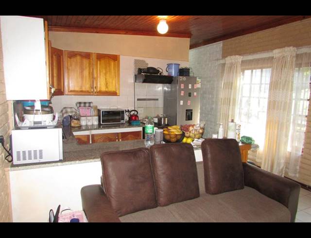 2 BEDROOM APARTMENT FOR SALE IN WHITE RIVER CENTRAL